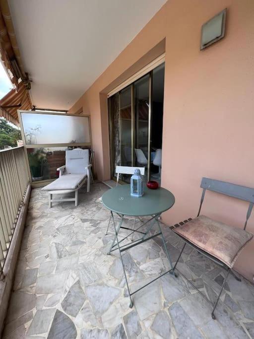 Le Pinede - Apt 4 Prs- Parking - Clim - 500M Plages Antibes Exterior photo