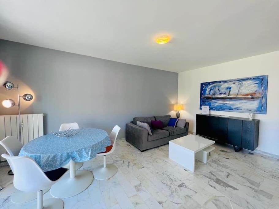 Le Pinede - Apt 4 Prs- Parking - Clim - 500M Plages Antibes Exterior photo